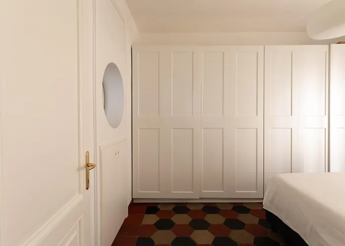 Welcome To Vatican Appartement
